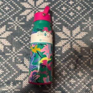 NWT Swig Colorful Insulated Water Bottle